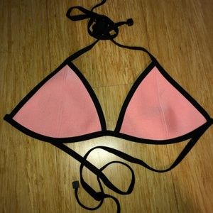 NWOT- Triangl pink bikini top